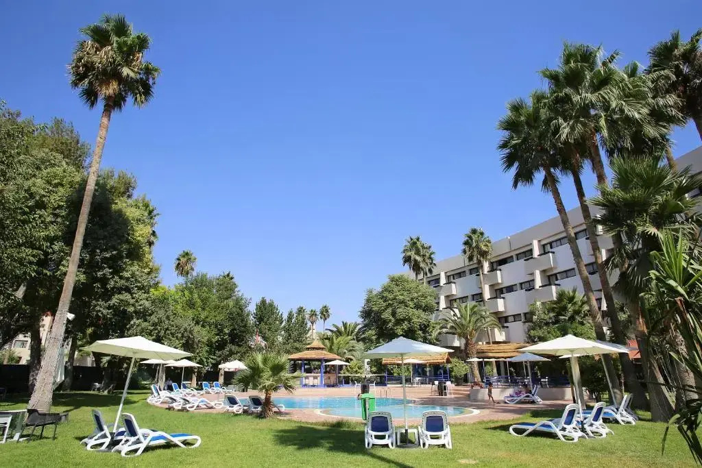 Standard Double room with pool view (twin beds)