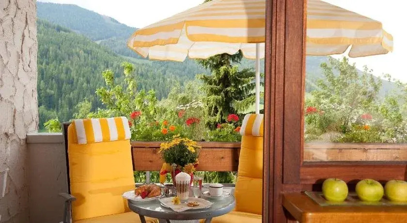 Balcony & Terrace