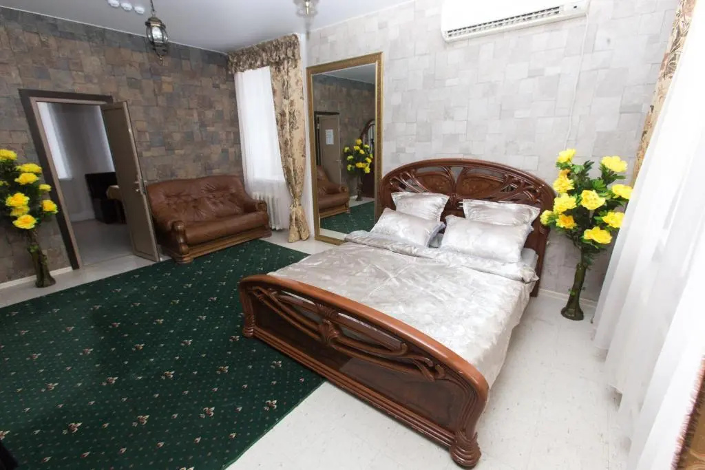 2 Bedrooms Double Suite (full double bed)