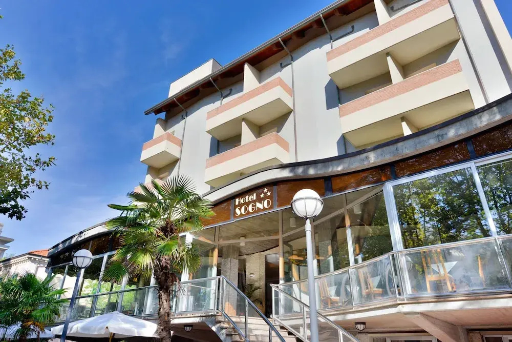 Hotel photo 1