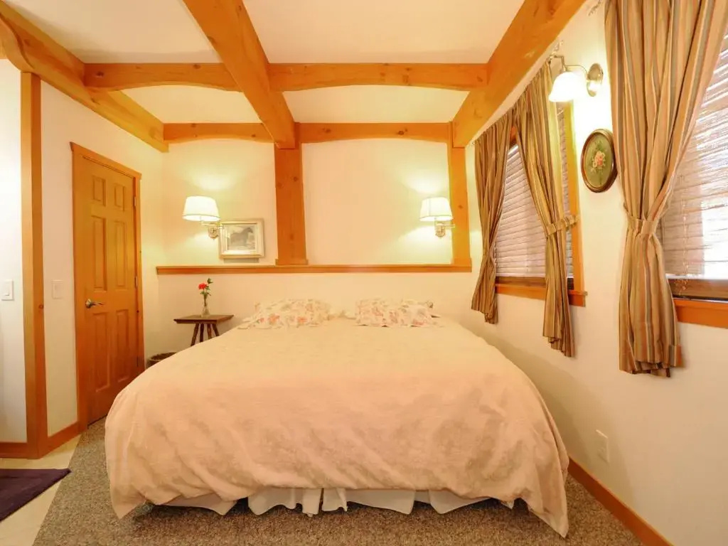 Superior Double room (full double bed)