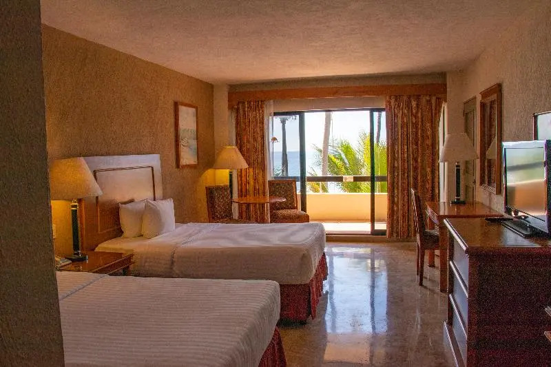 Двухместный номер Standard с видом на море двуспальная кровать в The Palms Resort of Mazatlan