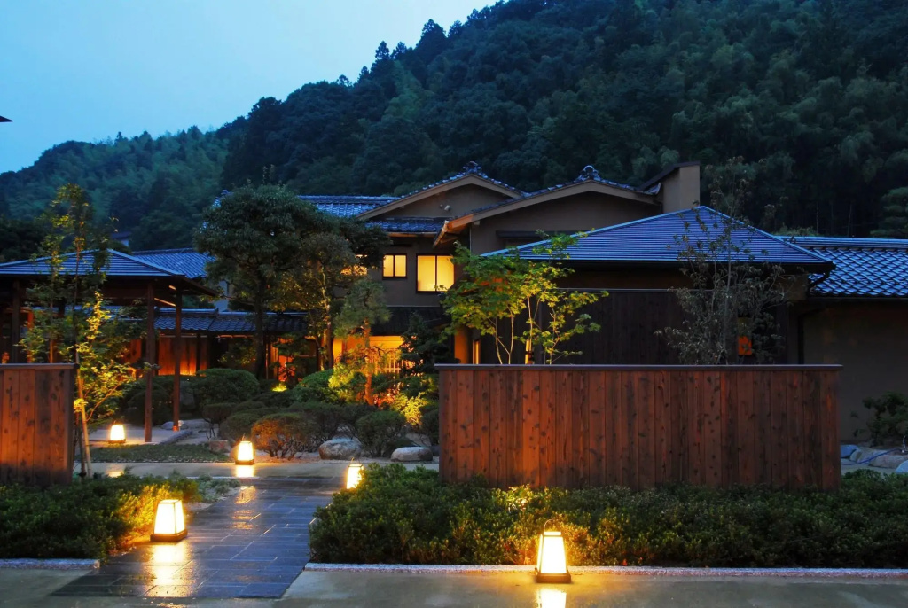 Yuraku