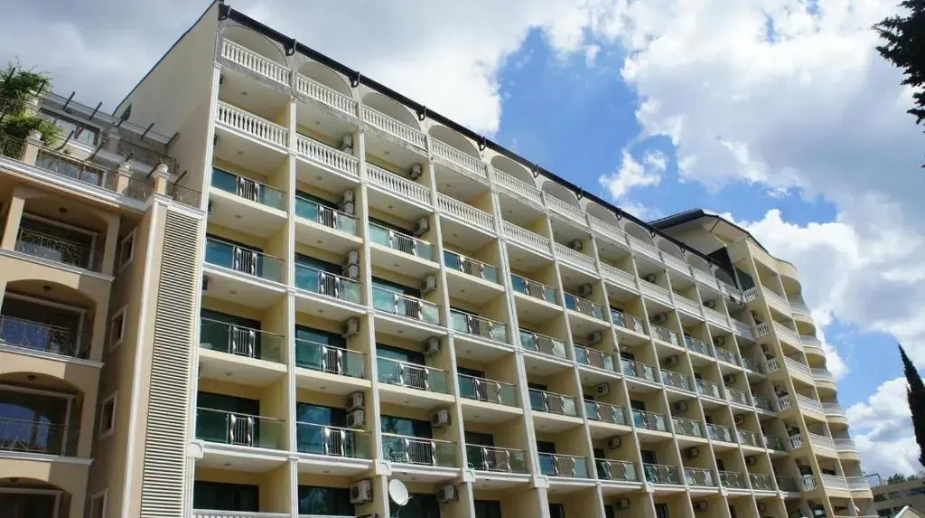 Menada Miramar Palace Apartments