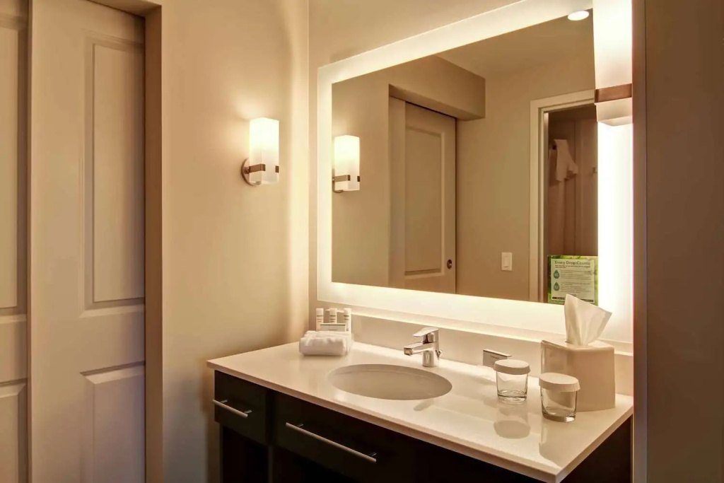 Homewood Suites by Hilton Seattle-Issaquah - Tap to explore photos