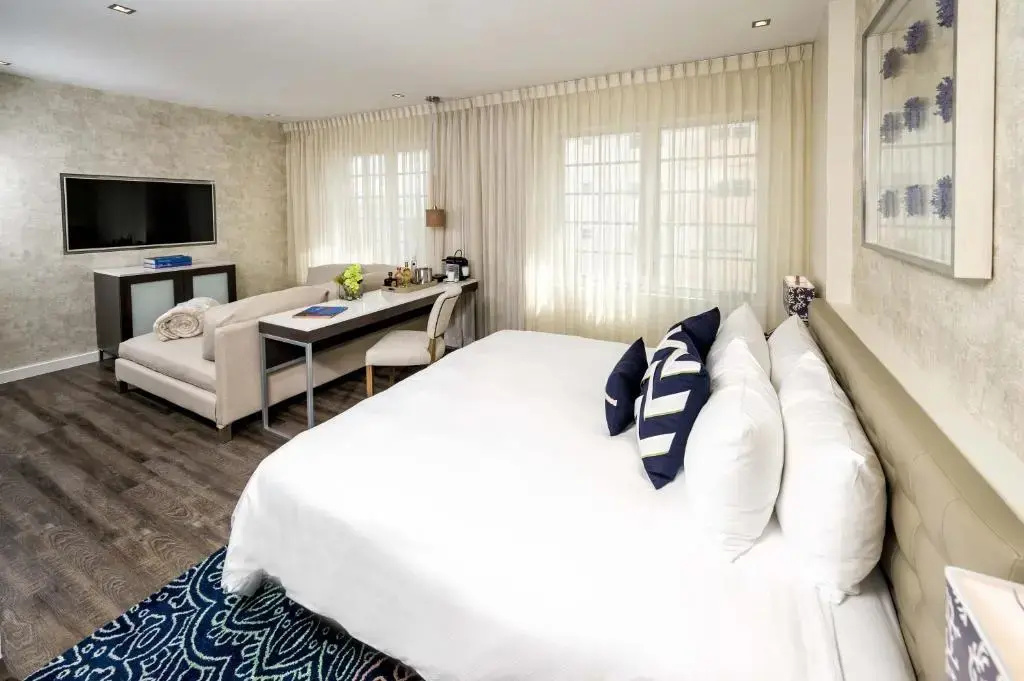 Deluxe Double Studio (full double bed)