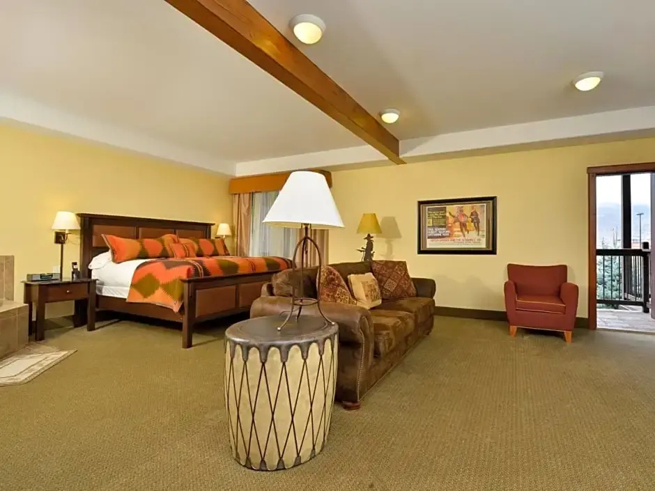 Double Suite (full double bed)
