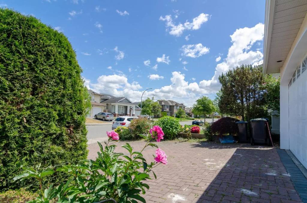 3 Private, spacious, bright rooms in a Gorgeous house