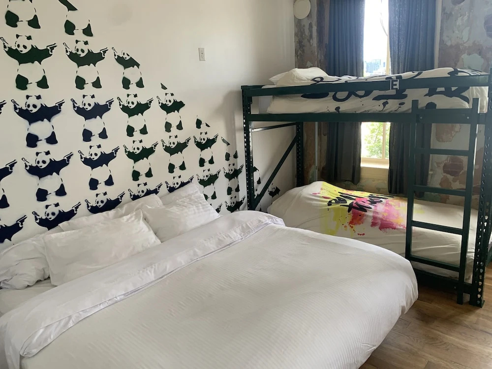 Comfort room