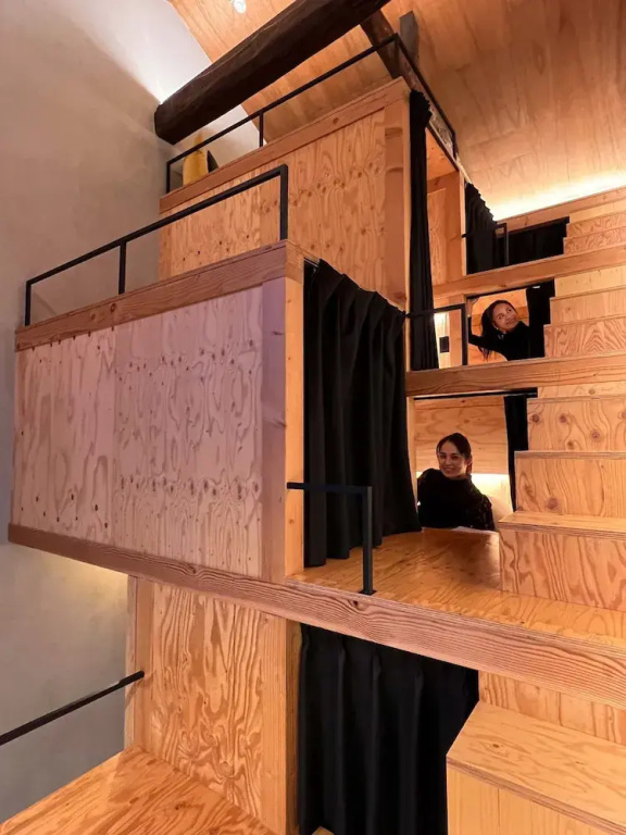 6 Bedrooms Villa
