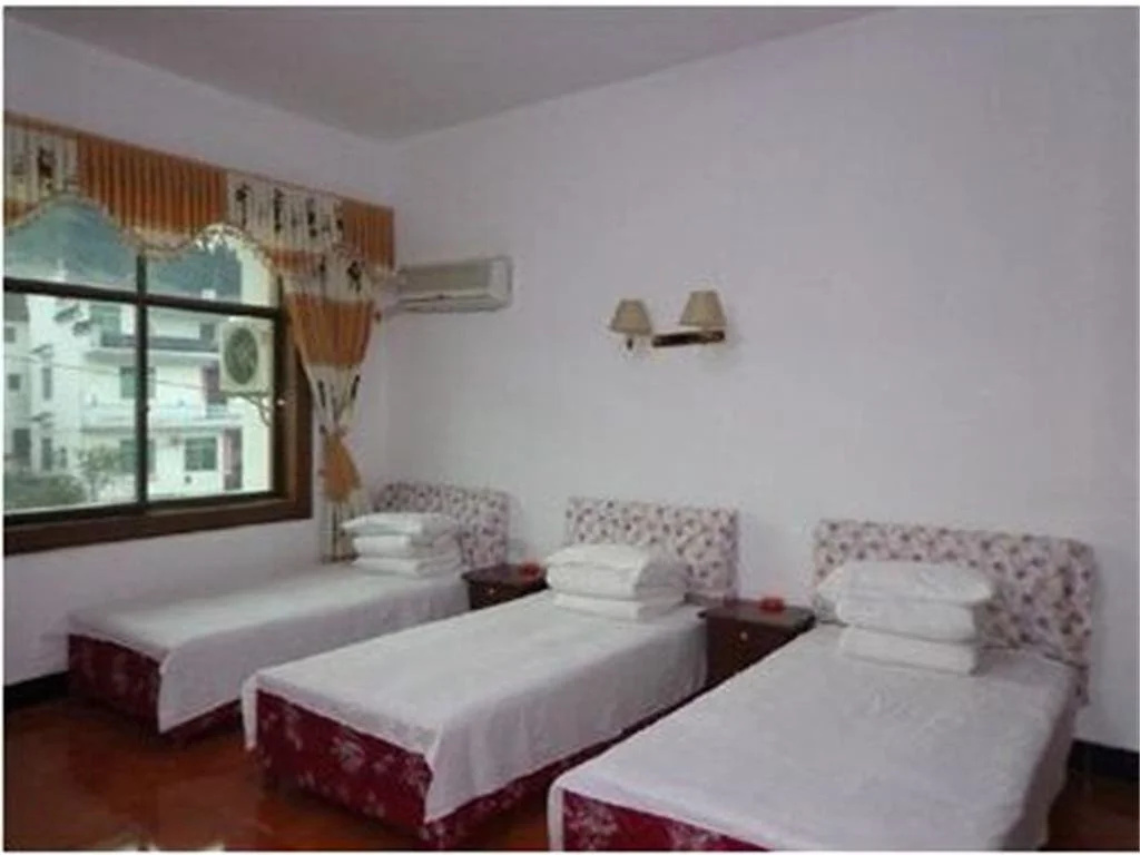 Wuyuan Longhu Hostel