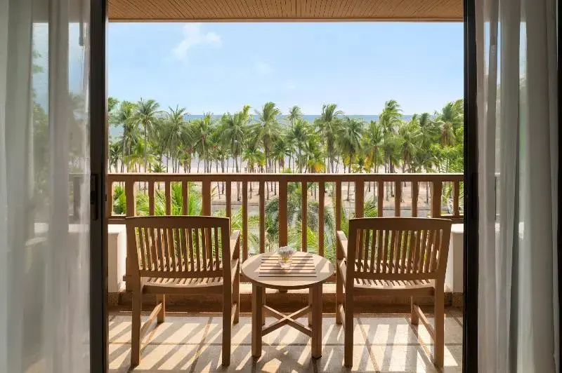 Standard Double room with balcony and with ocean view (full double bed)