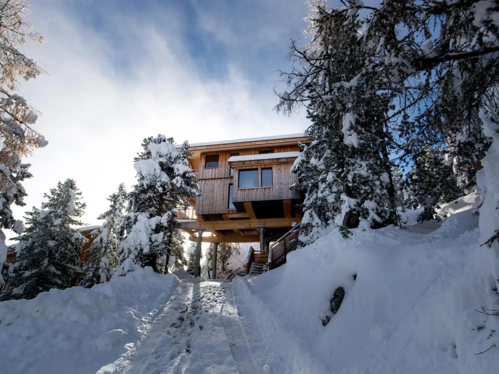 Lovely Chalet in Turracherhöhe with Sauna & Indoor Hot Tub