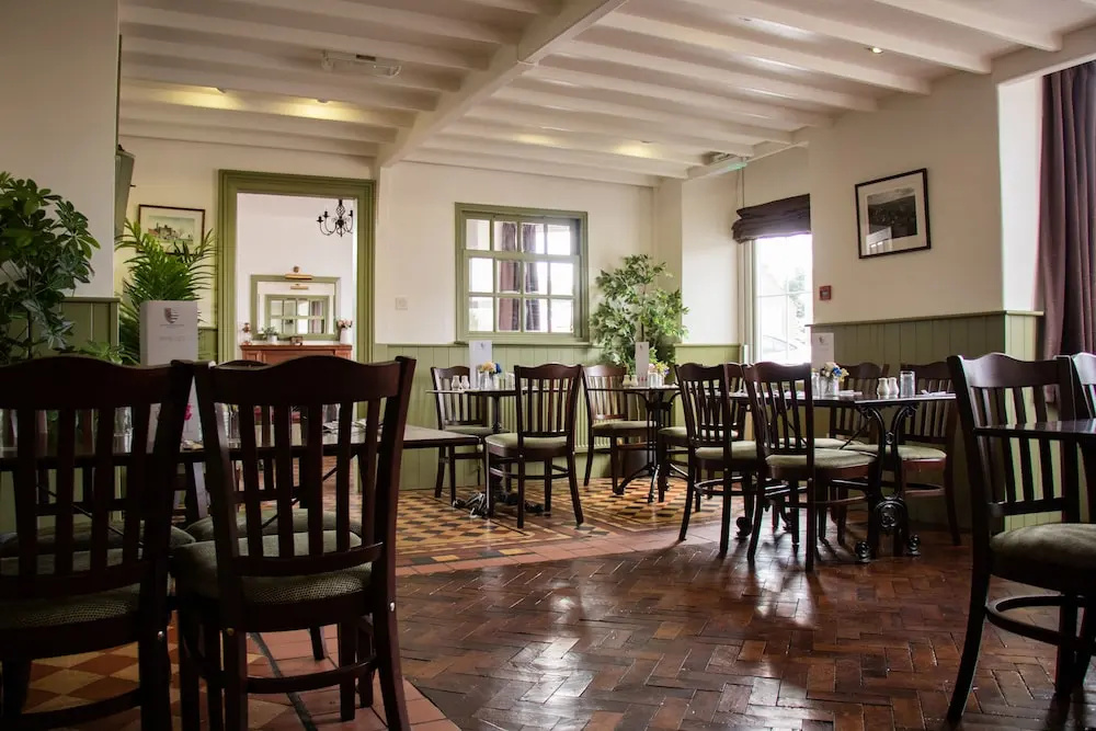 The Fox and Hounds - Général