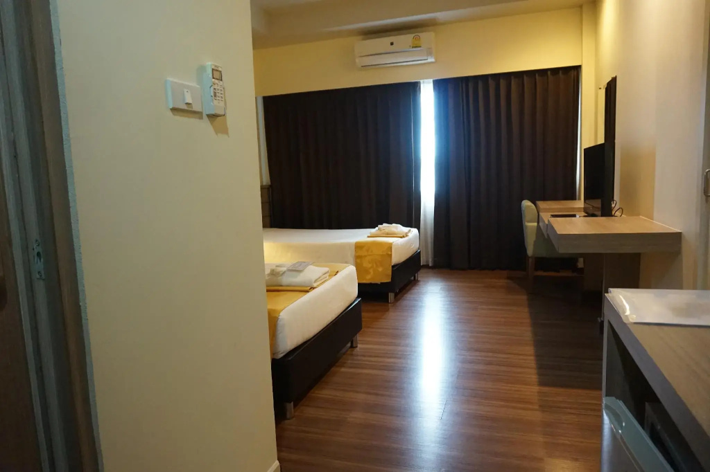 Deluxe Double room (full double bed)