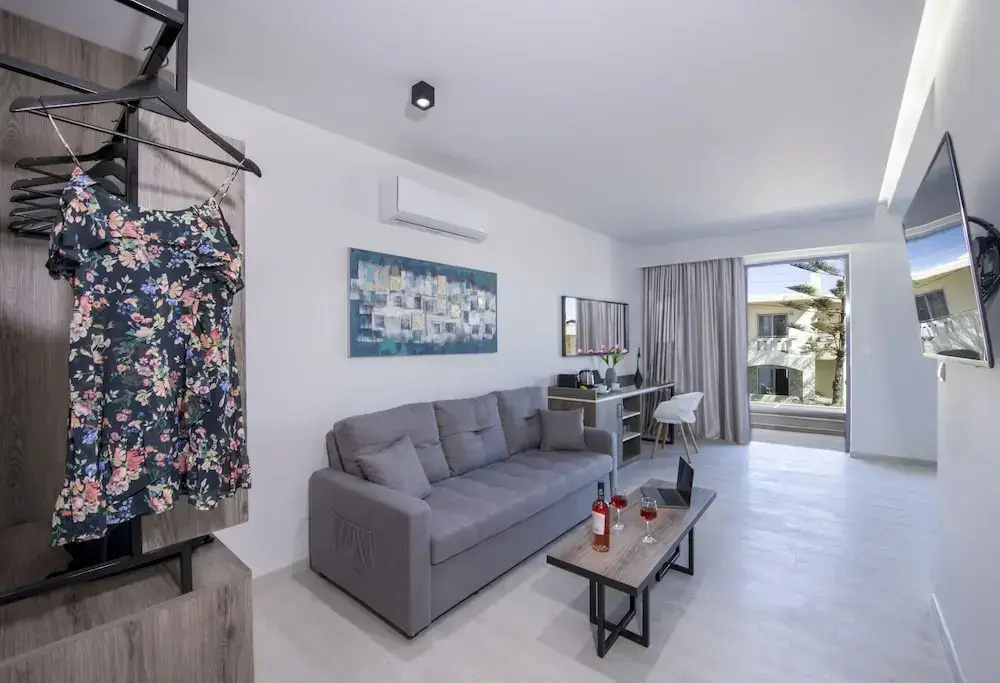 Deluxe Suite with balcony and with city view