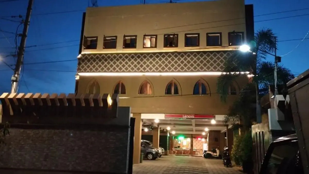 Hotel Syariah Larismanis