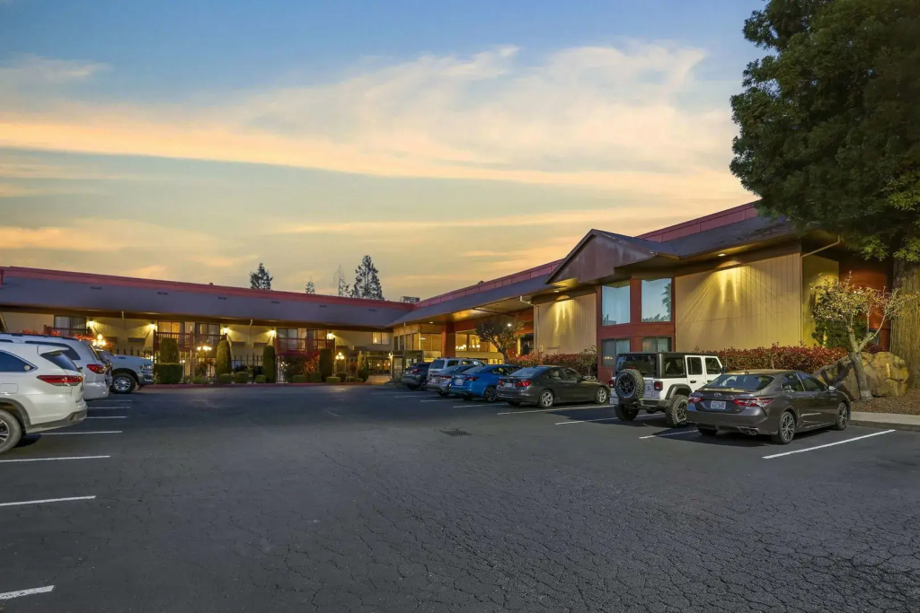 Best Western Plus Placerville Inn - 3