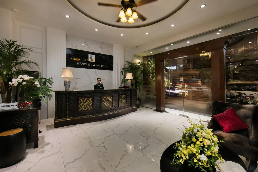 Golden Spring Hotel — фото