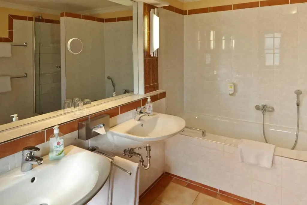 Hotel Sauerlacher Post - Chambres