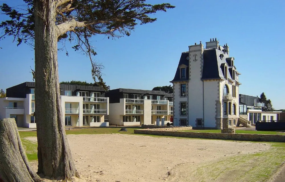 Apartment in Plougasnou With Sea Views