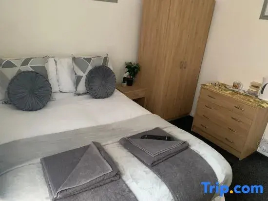 Economy Double room (full double bed)