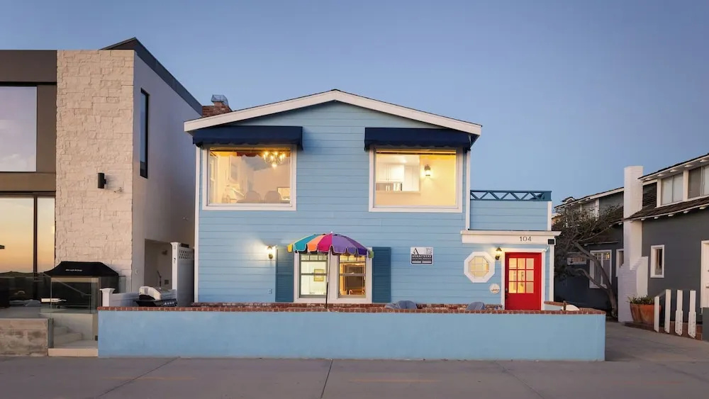 Oceanfront Atelier by Avantstay Beachfront Balboa Peninsula Escape