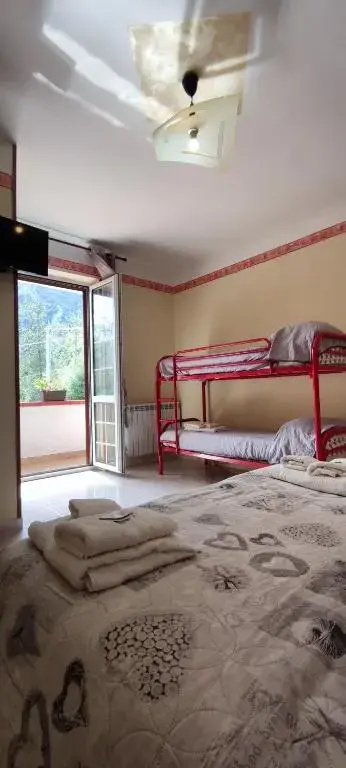 Standard Quadruple room with balcony