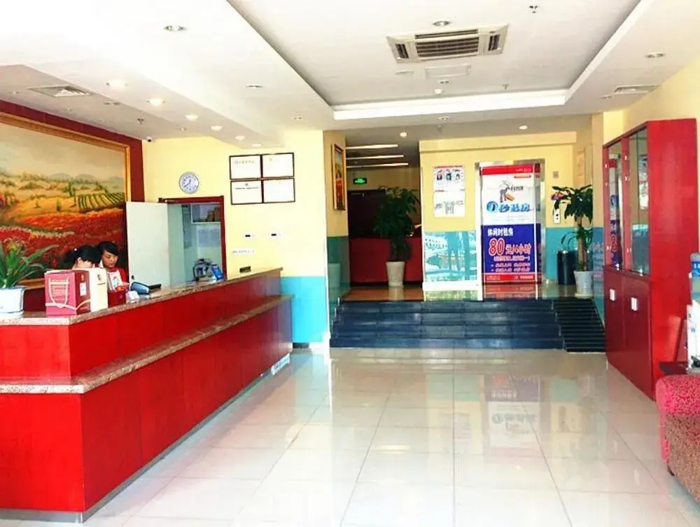 Lobby & Reception