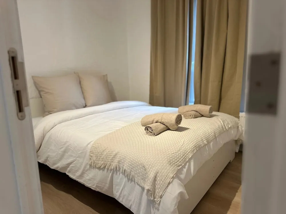 Cozy 1BR & Living Room Near City Center