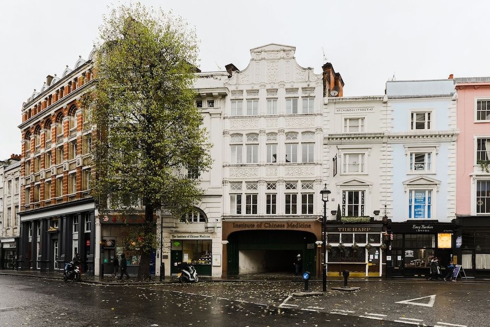 Trafalgar Square by Excel Apartments