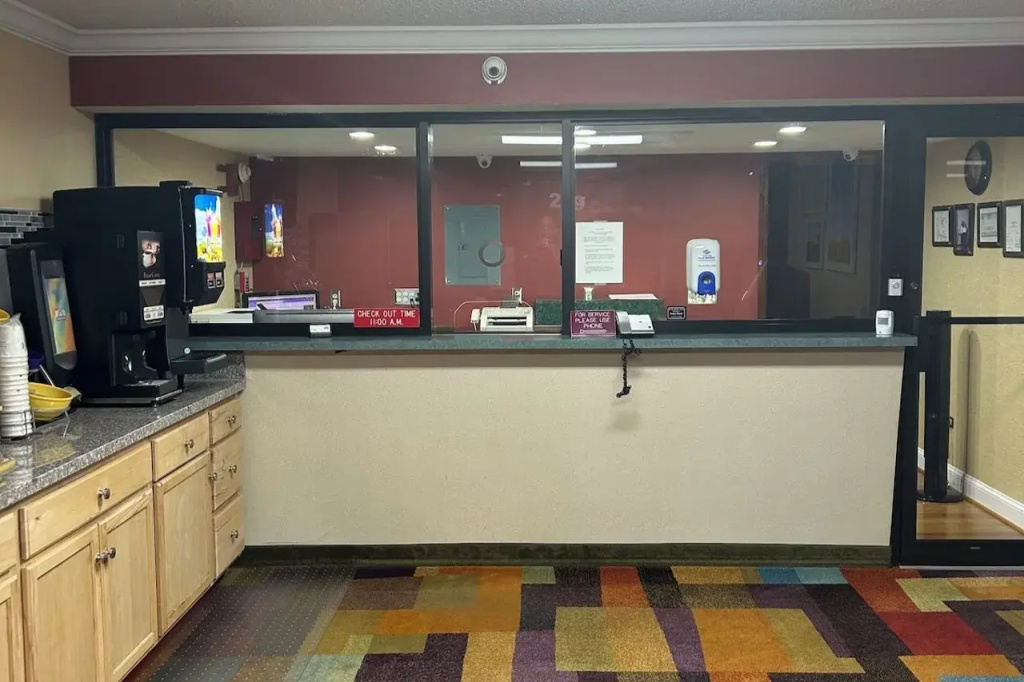 Lobby & Reception