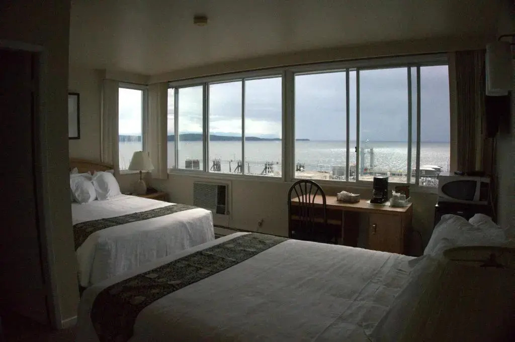 Standard Quadruple room with sea view