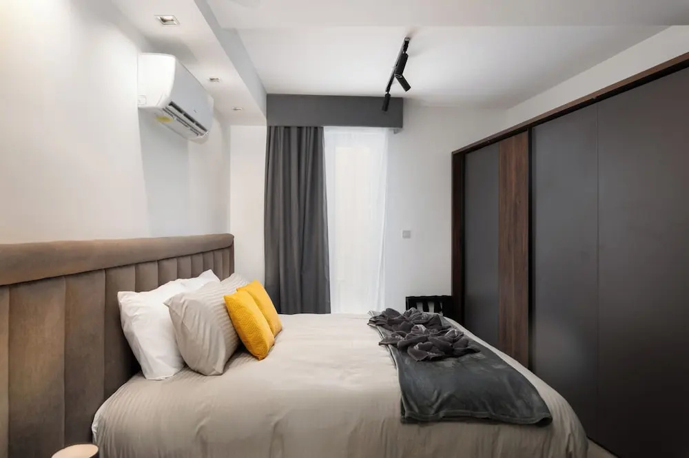 Modern 1BR APTS near Manoel & Tigne