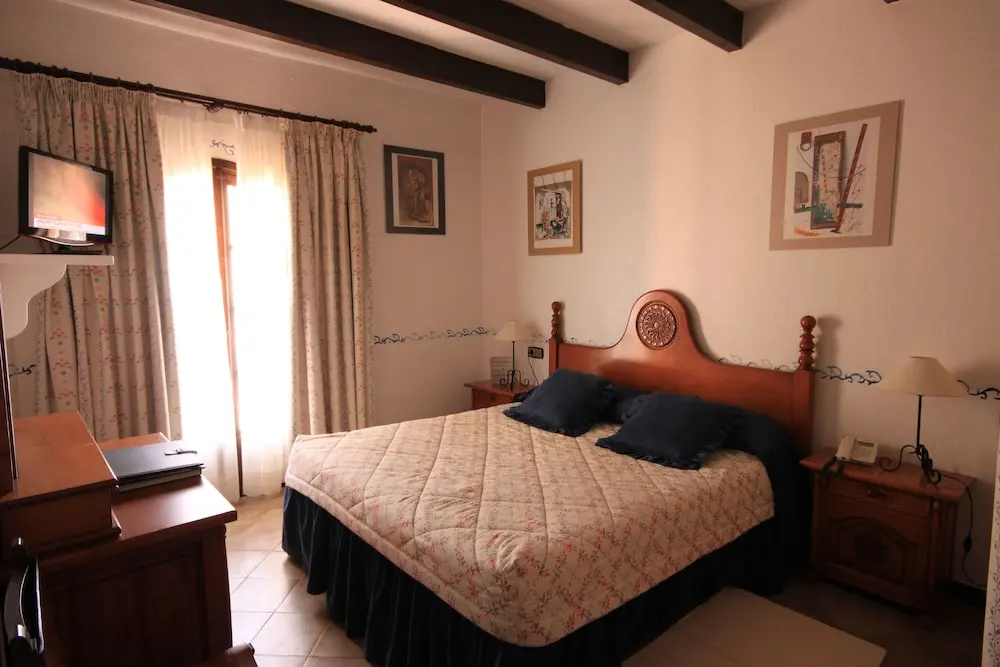 Petit Hotel Restaurante Ses Rotges - Adults Only - Chambres