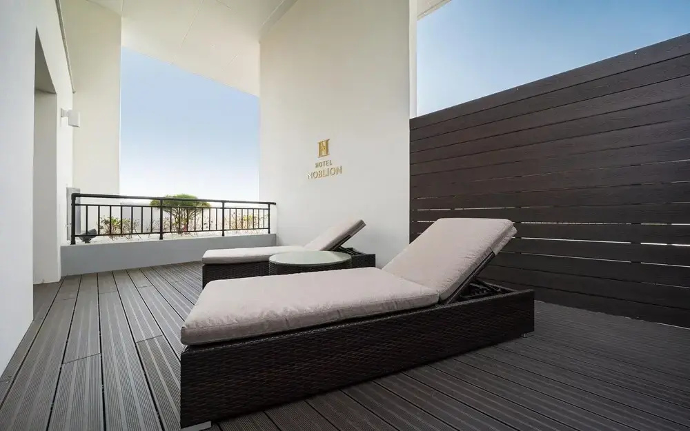 Balcony & Terrace