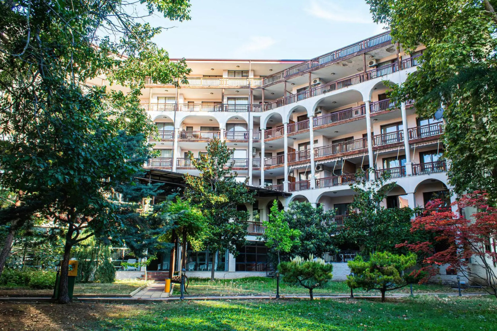 Estreya Residence Hotel and SPA