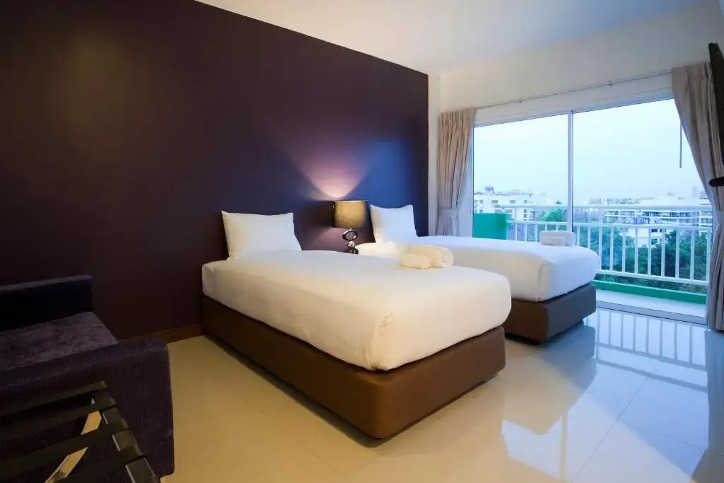 Deluxe Double room with balcony (twin beds)