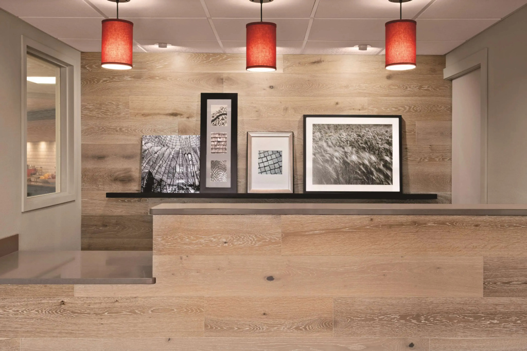Lobby & Reception