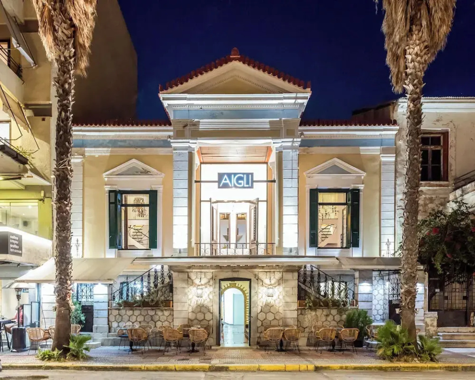 Aigli Seafront Loft-luxury Design Retreat