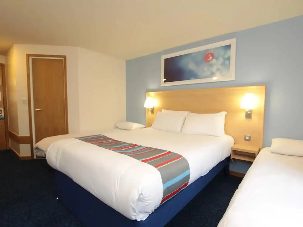 Travelodge London Kings Cross Royal Scot Hotel — 1