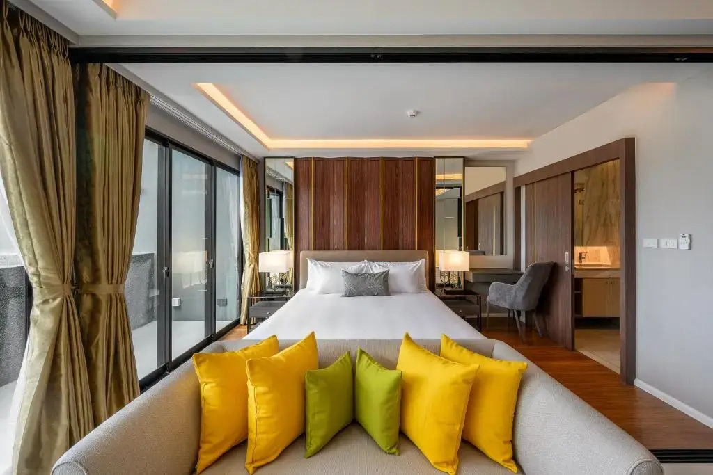 Люкс с бассейном Grande с 2 комнатами с видом на океан в Курортный отель MIDA Grande Resort Phuket