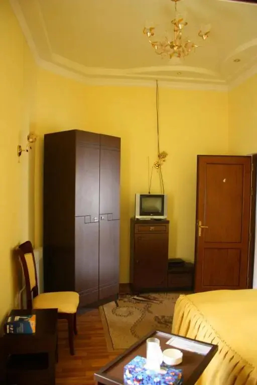 Economy room