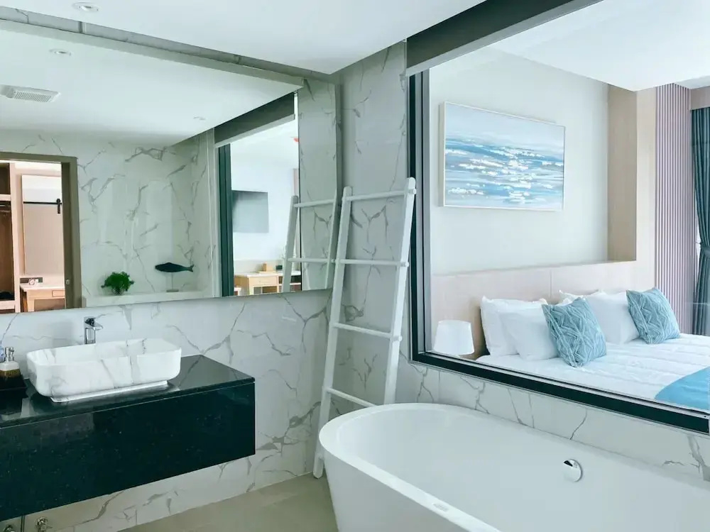 Premier Double room (full double bed)