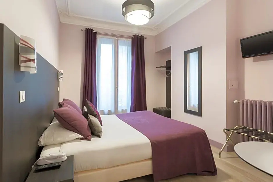 Standard room with city view