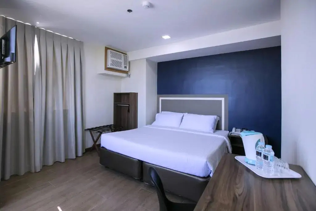Deluxe Double room (full double bed)