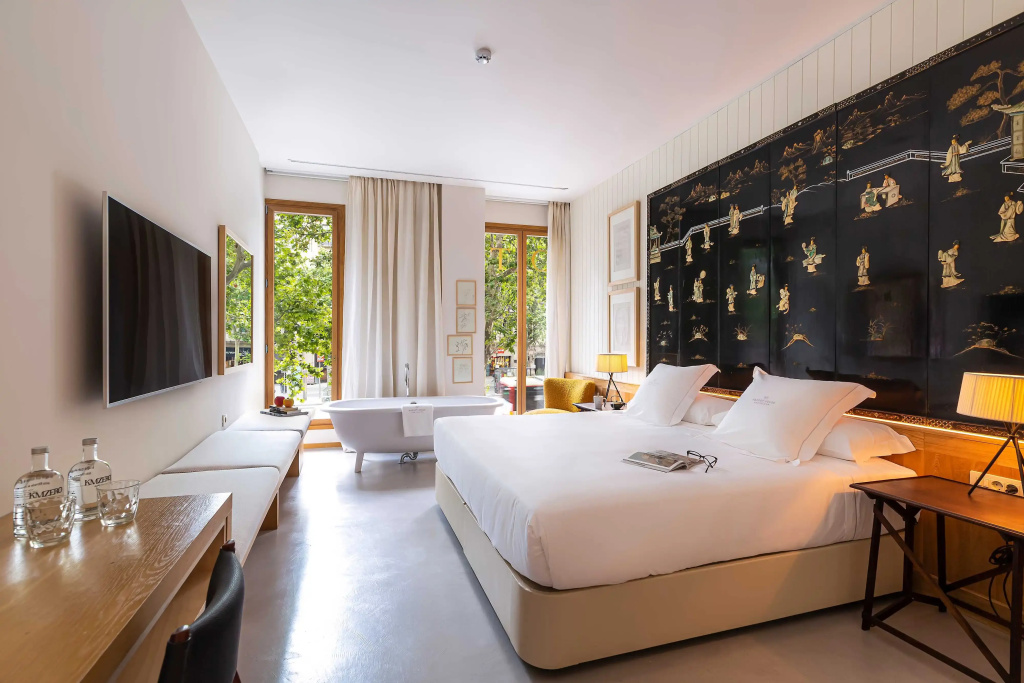 Deluxe Suite