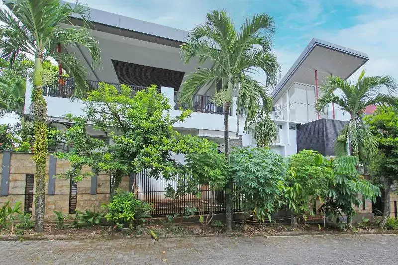 Oyo 91665 D'prof Exclusive Guesthouse