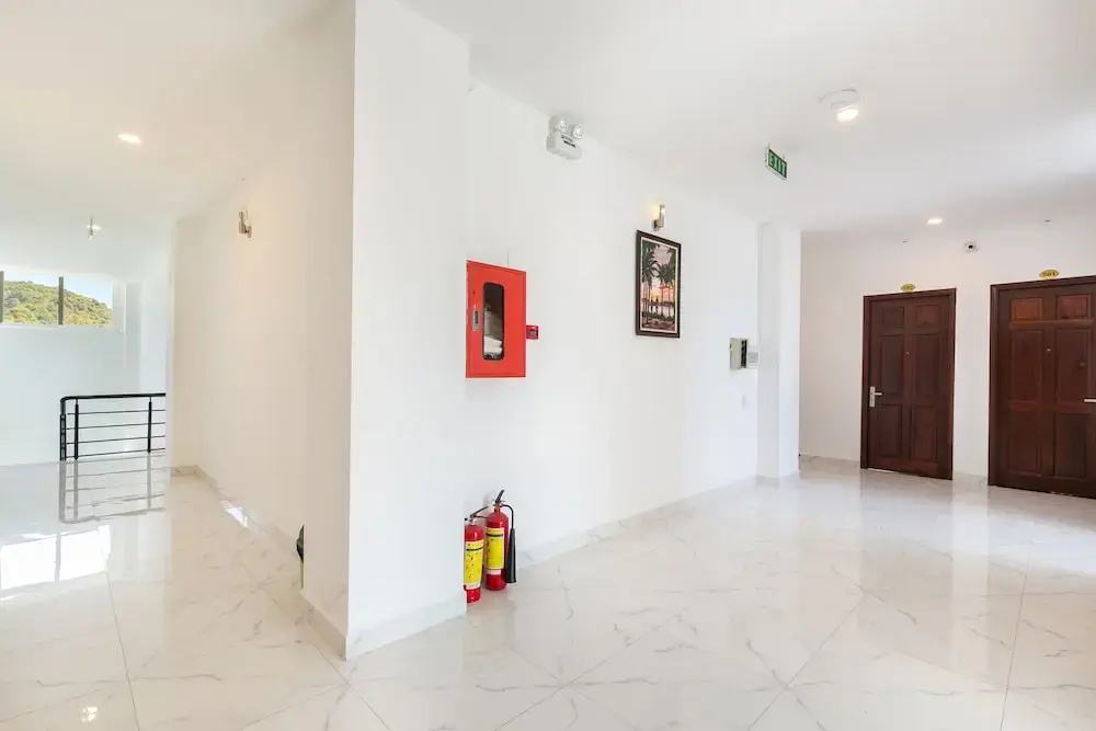 Lobby & Reception