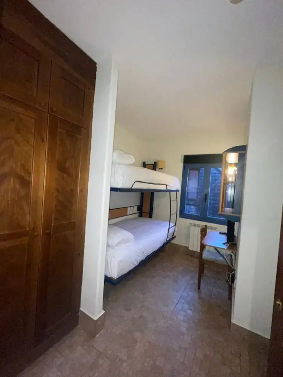 Economy room